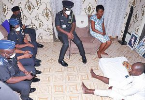 Read more about the article Ag. IGP, senior officers visit injured Police Personnel in Bono Region