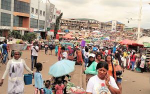 Read more about the article A/R: Desperate traders invade streets after eviction from Kumasi Central Market