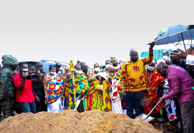 You are currently viewing President Akufu-Addo cuts sod for construction of Tarkwa, Agona Nkwanta road