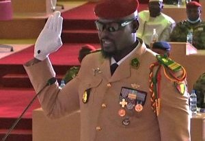 Read more about the article Guinea coup leader sworn in