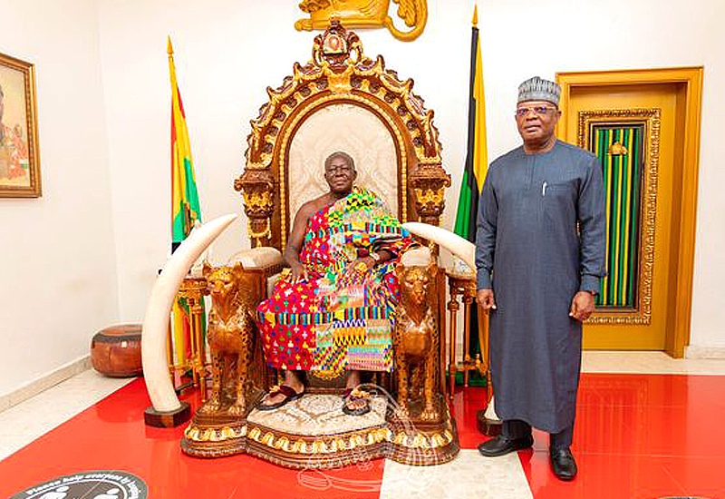 You are currently viewing Nigerian High Commissioner pays courtesy call on Otumfuo