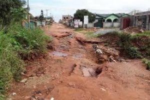 Read more about the article Residents and drivers at Ntiribuoho lament over poor roads