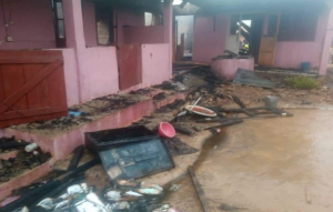 Read more about the article 6 bedroom house razed down by fire at Agogo Obuasi