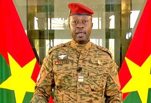 Read more about the article Burkina Faso coup leader talks tough at inauguration