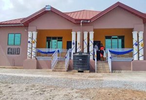 Read more about the article AU Group of Opoku Ware School hands over a GHc300,000 Staff Accommodation to management