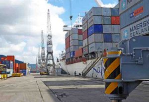 Read more about the article Ghana’s seaports record decline in container traffic by 14.2%
