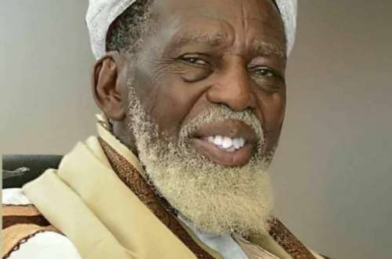 Read more about the article I don’t need protection from charlatans – Chief Imam tells IGP to stop Owusu Bempah from using his name in prophecies