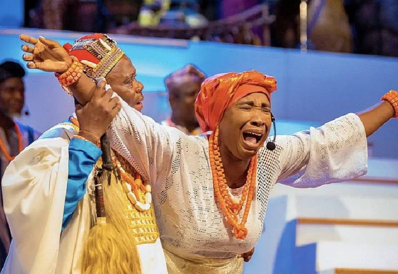 Read more about the article National Theatre comes alive with epic “The Gods are not to blame” stage drama