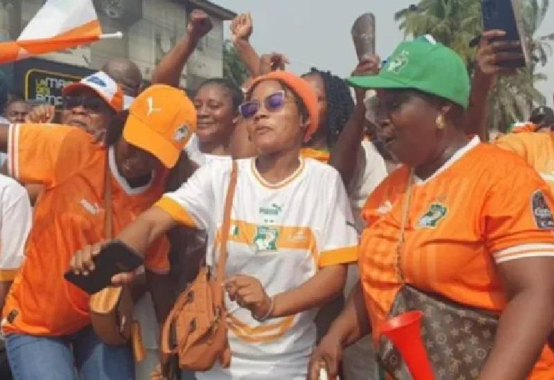 Read more about the article 2023 AFCON: Ivory Coast football fans flock to see Abidjan victory parade