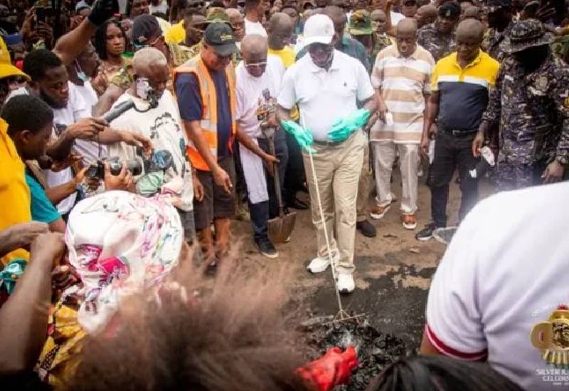 You are currently viewing Asantehene leads massive clean-up exercise in Kumasi