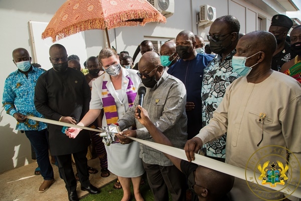 You are currently viewing 1D1F: Akufo-Addo opens Premium Foods factory