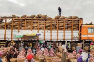 Read more about the article Two months after eviction, some Onion sellers are yet to fully re-locate to Adjen Kotoku