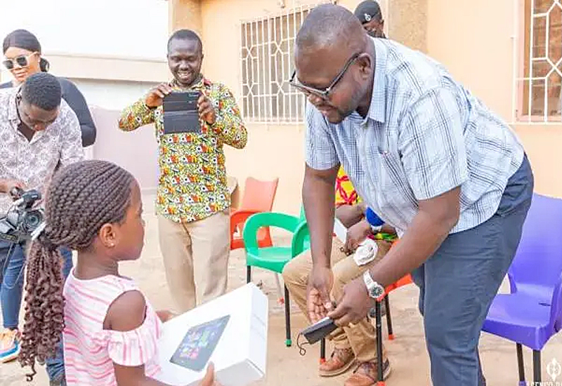 Read more about the article Asenso Boakye visits 8yr old girl in a viral video criticising him and his gov’t