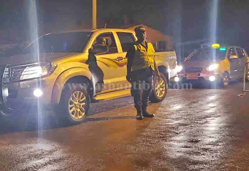 Read more about the article Committed to service; rains or no rains- Photos of a dutiful Police Officer