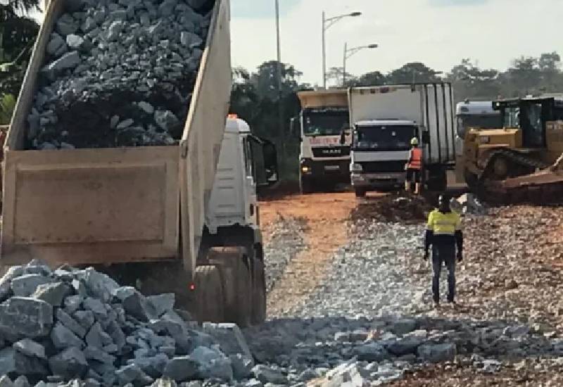 Read more about the article Ahafo Kenyasi residents urge Newmont Ghana to release funds to complete Hwidiem-Kenyasi road