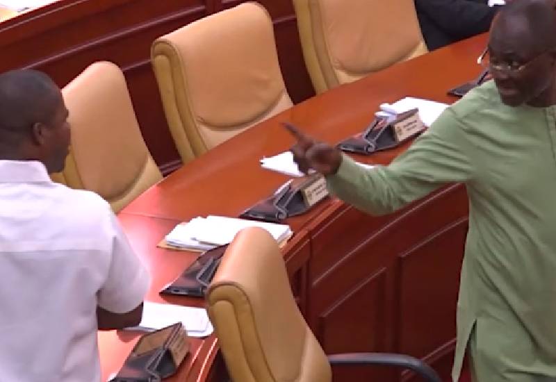 You are currently viewing Blows in parliament as Ken Agyapong clashes with Ngleshie Amanfrom MP over loan repayment