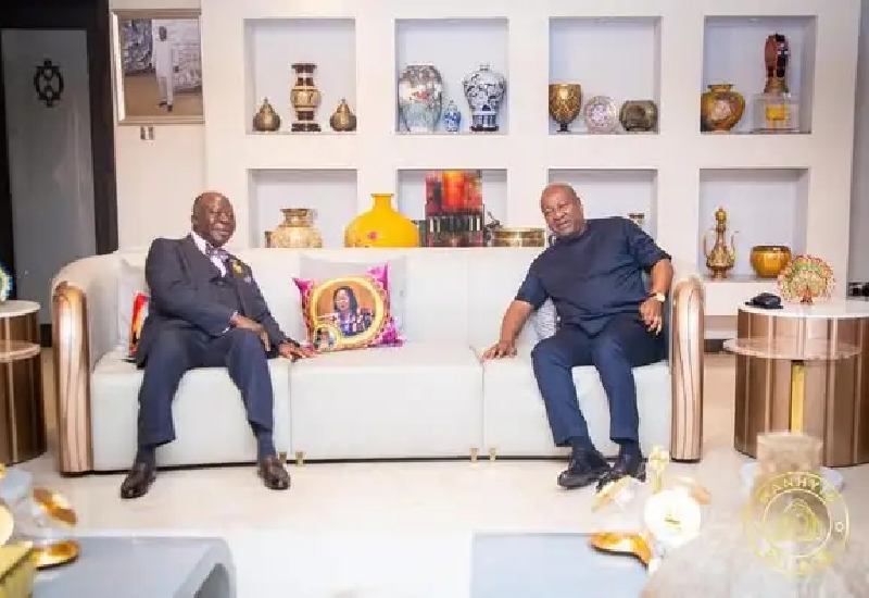 Read more about the article Asantehene Visits President Mahama in Accra