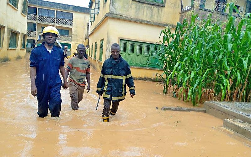 You are currently viewing Downpour wreaks havoc in parts of Cape Coast