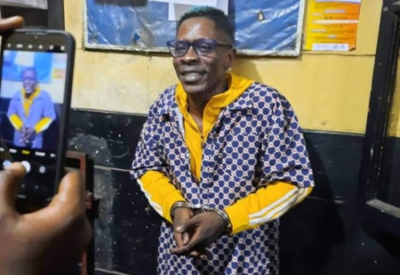 You are currently viewing Shatta Wale arrives at Ankaful Prison after being denied bail