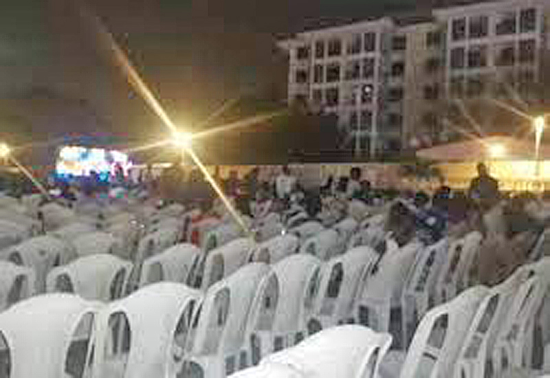 You are currently viewing COVID-19 : Churches hold services in open air to usher in New Year