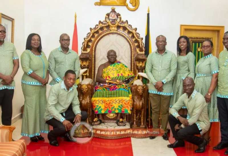 You are currently viewing Otumfuo commends management of Republic Bank Ghana for commitment toward socio-economic growth