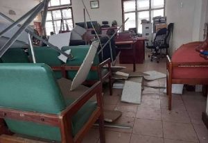 Read more about the article Court ceiling collapses after downpour