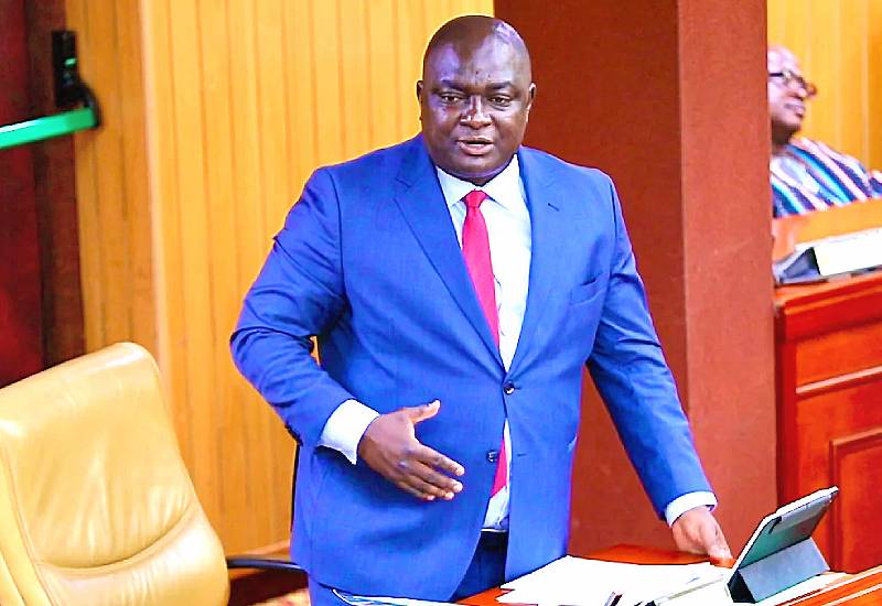 Read more about the article Mpraeso MP Challenges Radio Station Shutdown Order